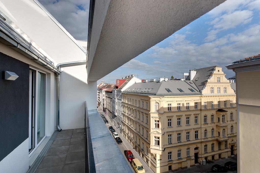 Meininger Hotel Wien Downtown Franz Экстерьер фото